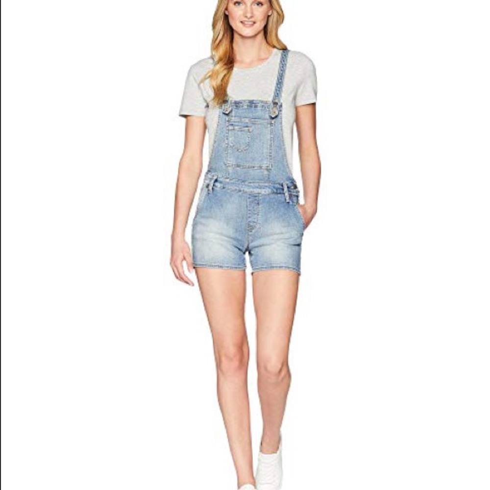 NEW WITH TAGS Miss Me short overalls Large